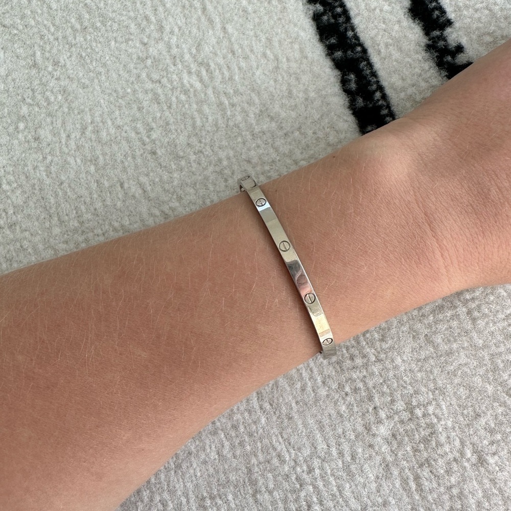Cartier small love bracelet white gold size 17